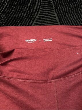 Old Navy CloudComfy Extra High-Rise Leggings - Maroon